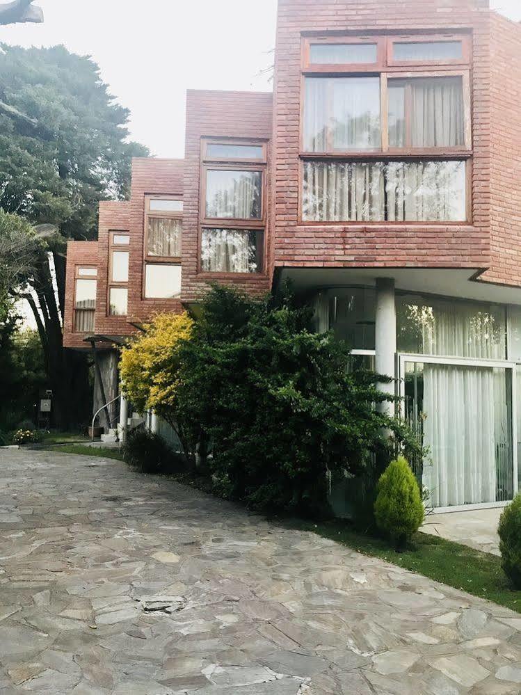 Hotel Aeropuerto Ezeiza Casa De Mr Monte Grande Extérieur photo